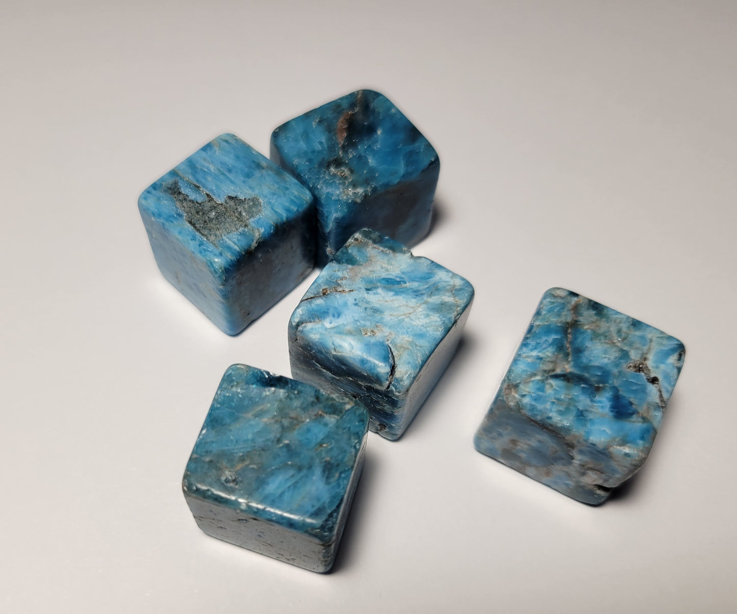 Apatite Cube