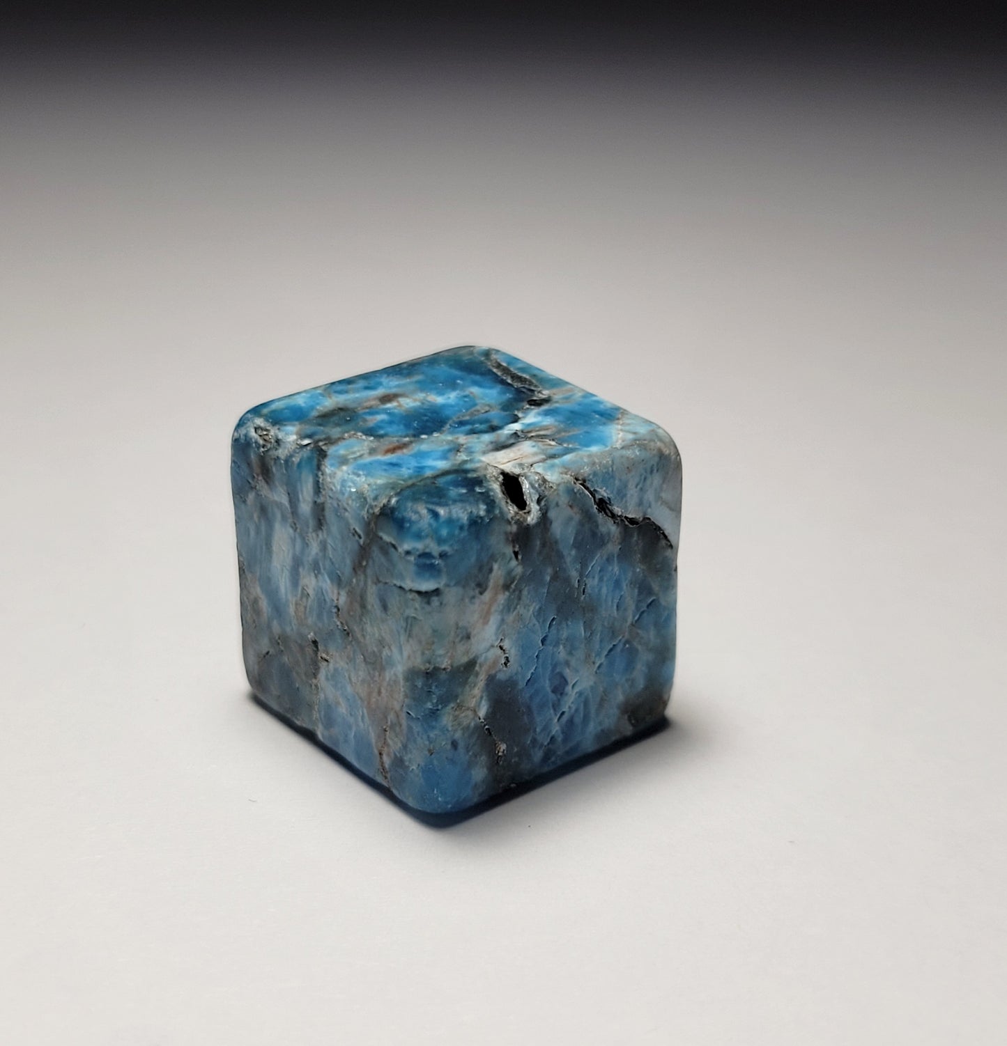 Apatite Cube